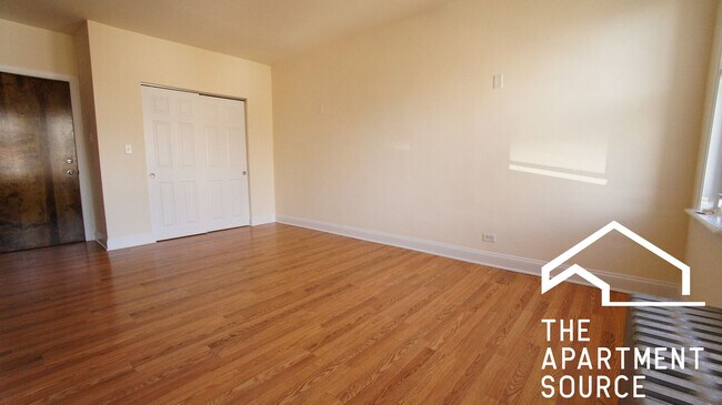 Foto del edificio - 2606 N Kimball Ave