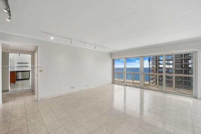Foto del edificio - 2451 Brickell Ave