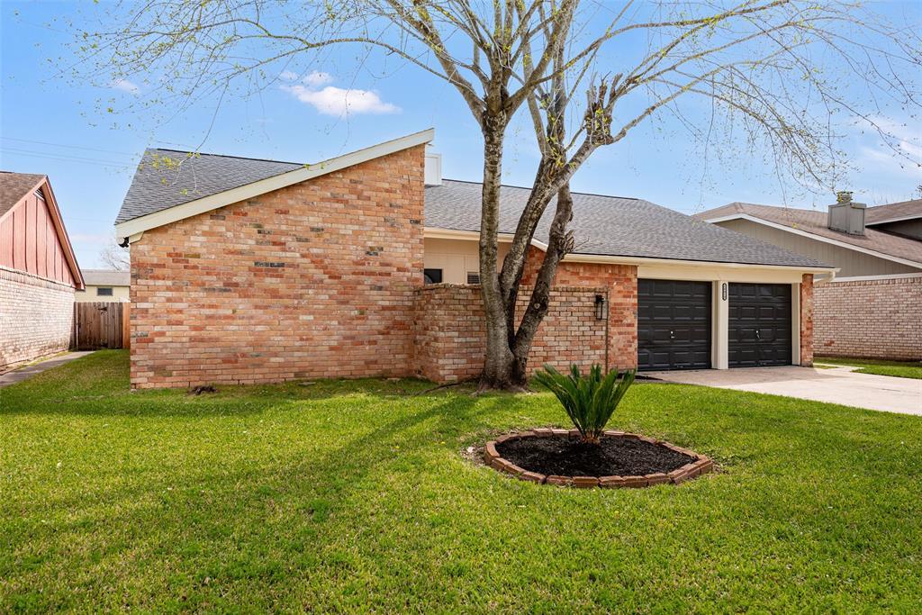 Primary Photo - 16419 Lost Quail Dr