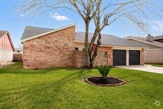 Building Photo - 16419 Lost Quail Dr