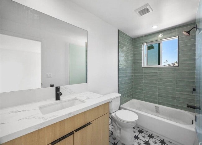 Photo - 1615 2nd Ave (Los Angeles, CA) Apartment
