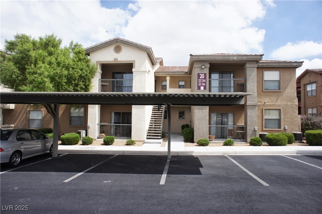Foto principal - 8000 W Badura Ave