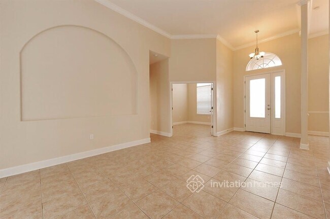 Building Photo - 6925 Bushnell Dr