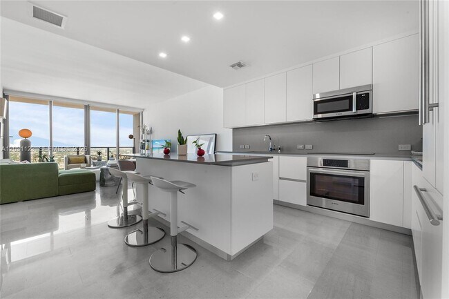 Foto del edificio - 88 SW 7th St