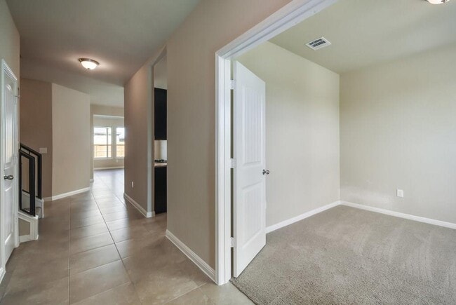 Building Photo - 621 Carly Ann Ln