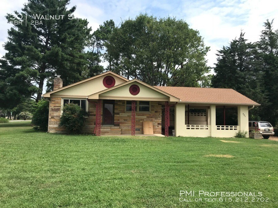 Building Photo - 5 BEDROOM, 2 BATH HOUSE IN SMYRNA