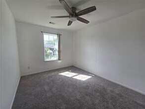 Building Photo - 7318 Parkview Dr