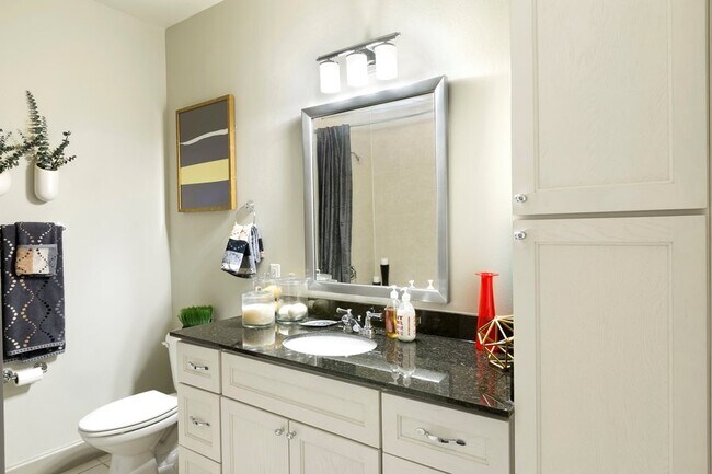 Foto del edificio - 1614 W 5th St