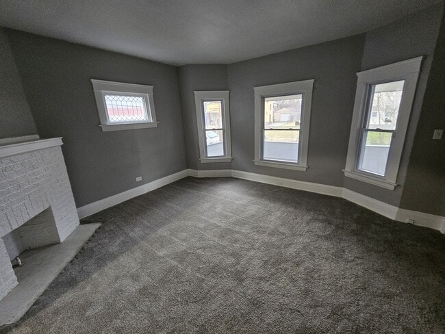 Foto del edificio - 12717 Parkhill Ave