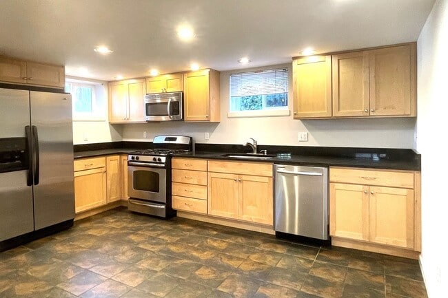 Foto del edificio - 4725 35th Ave SW