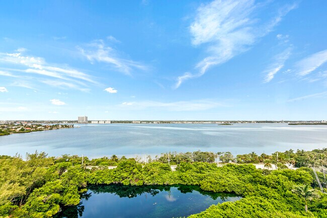 Foto del edificio - 5070 N Ocean Dr