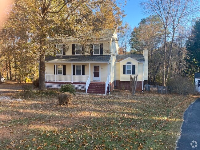 Building Photo - 121 Whispering Pines Ct