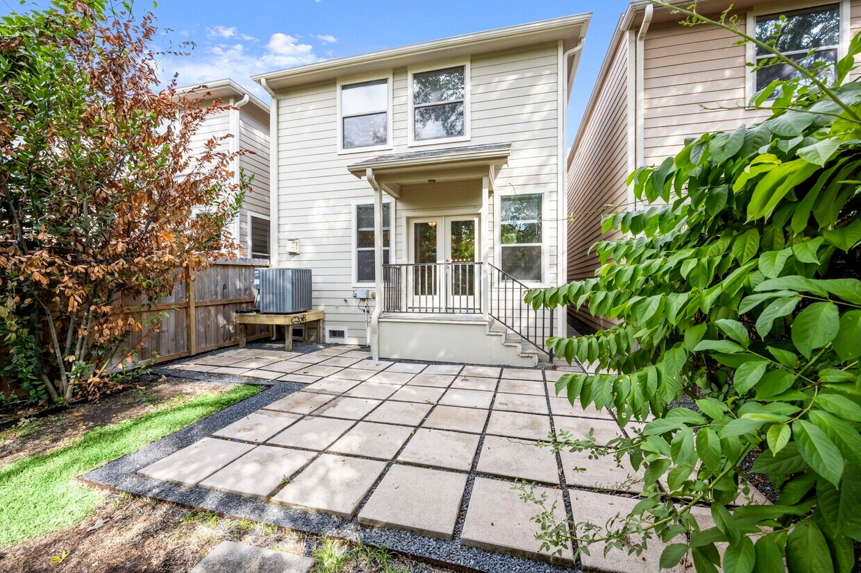 Building Photo - 3517 Bradford St