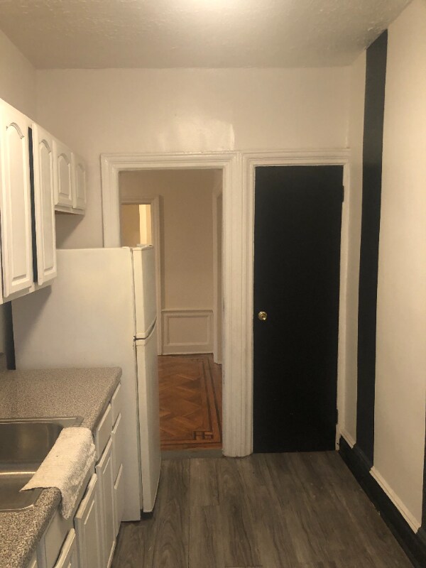 Foto del edificio - 322 E 54th St