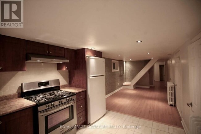 Building Photo - 11 Ferrier Ave