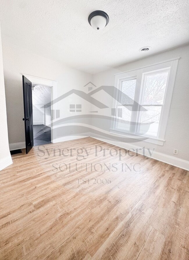 Building Photo - Shelby Home