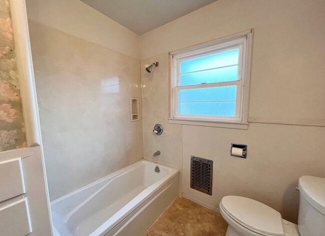 Foto del edificio - 15 Hillcrest Dr