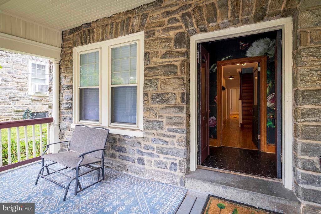 Foto principal - 128 W Mt Pleasant Ave