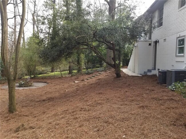 Building Photo - 1478 N Druid Hills Rd