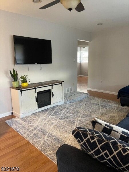 Foto del edificio - 70 Fernwood Crescent