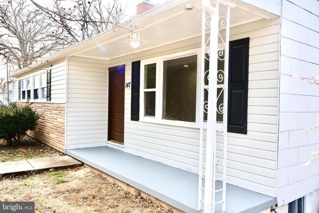 Building Photo - 147 Deacon Rd