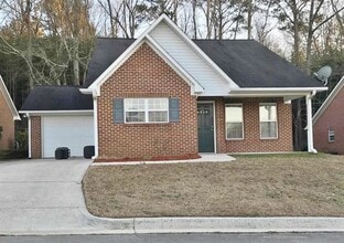 Building Photo - 1717 Creek Cir SE
