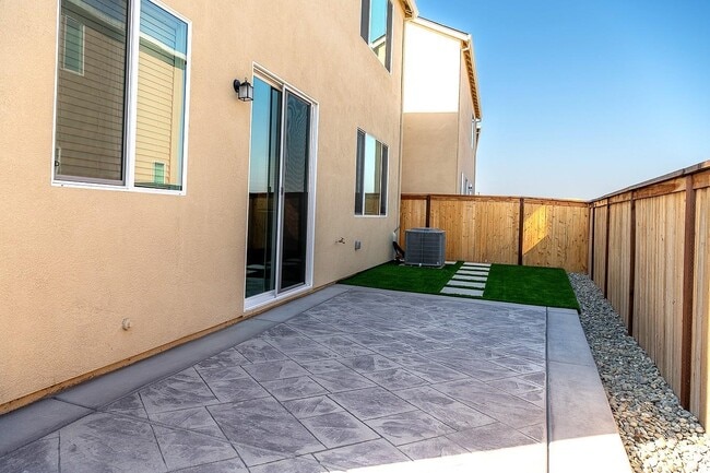 Building Photo - 3596 Kona Kai Wy