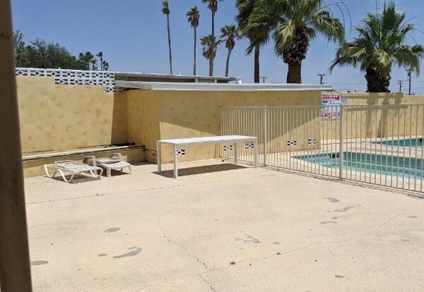 Primary Photo - 66620 5th St