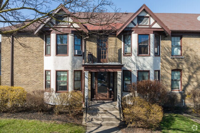 Building Photo - 566 Colvin Ave