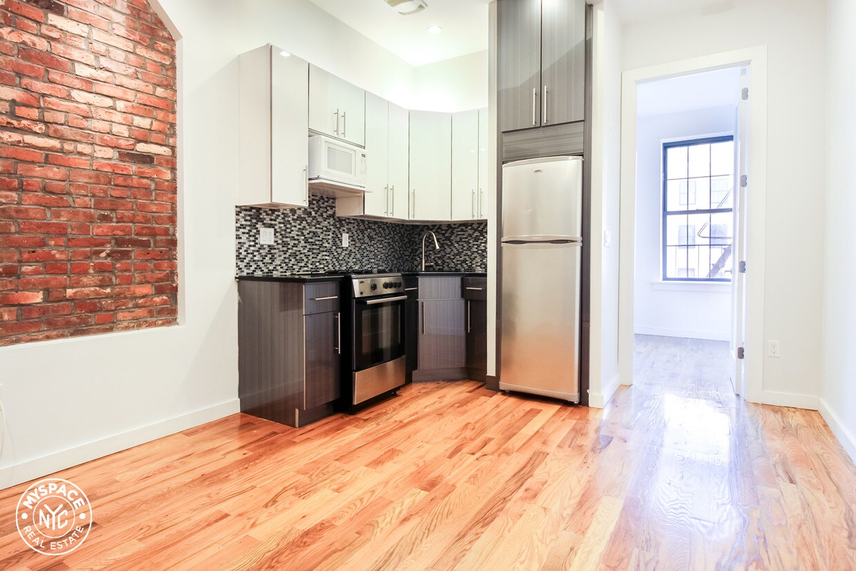 Foto principal - 381 S 3rd St