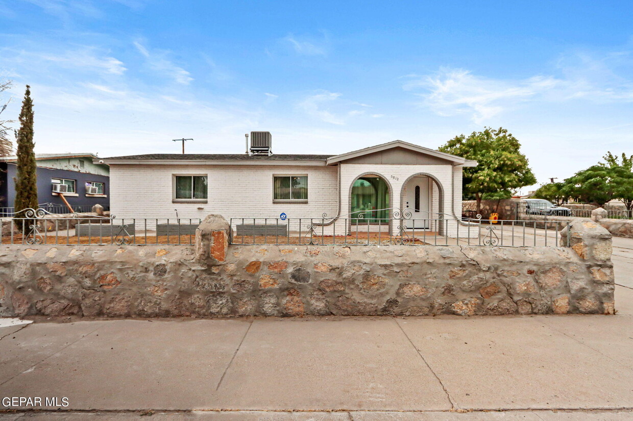 Primary Photo - 5812 Delta Dr