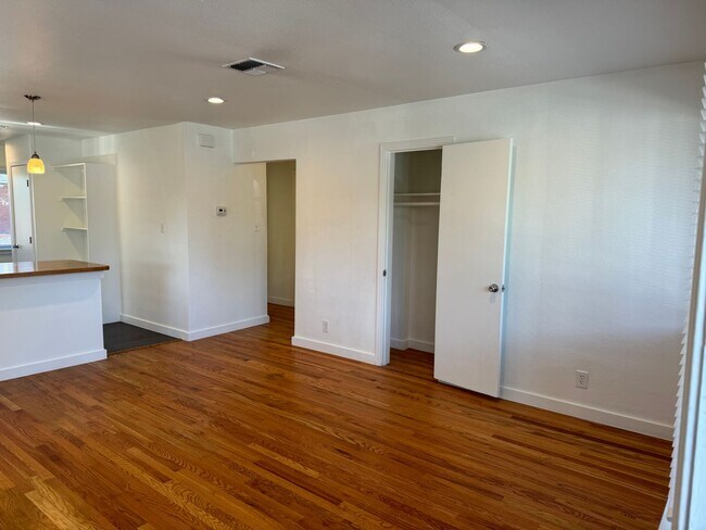 Foto del edificio - 326 Stewart St