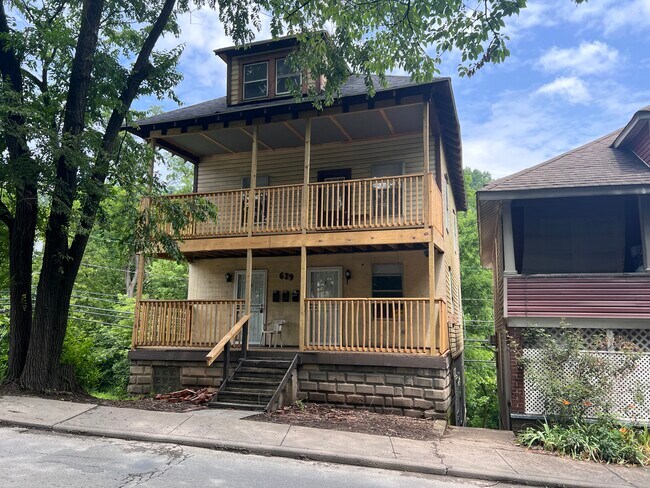 Building Photo - 629 Brockway Ave