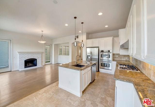 Foto del edificio - 24819 Cll Cedro