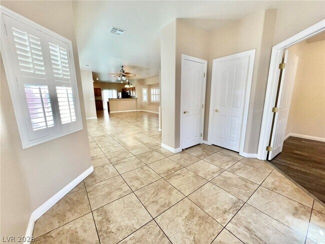 Building Photo - 5014 Tunnel Falls Dr