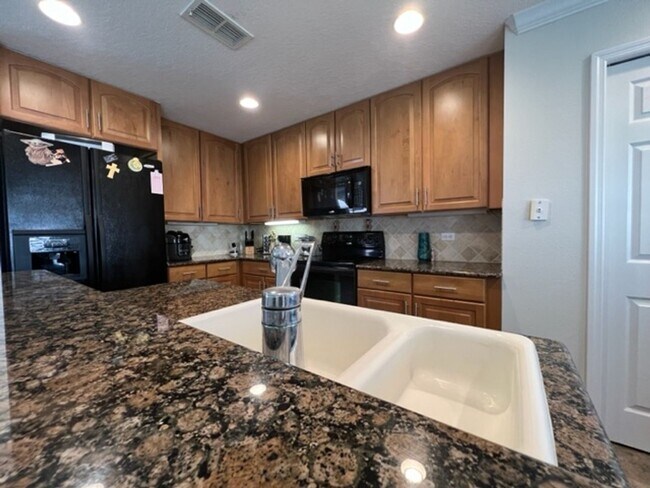 Building Photo - 3 br, 2.5 bath House - 5242 Calabash Pl