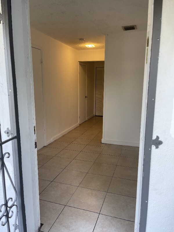 Foto del edificio - 1151 SW 24th Ave