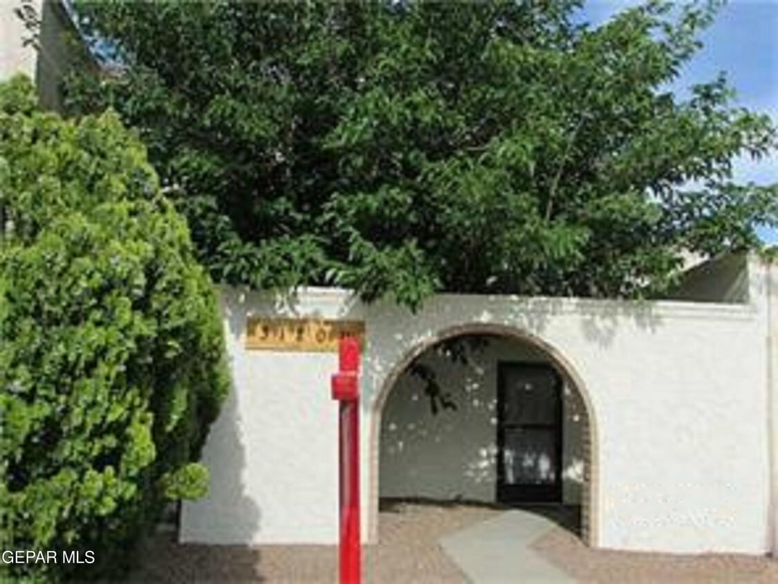Primary Photo - 3120 Wayside St