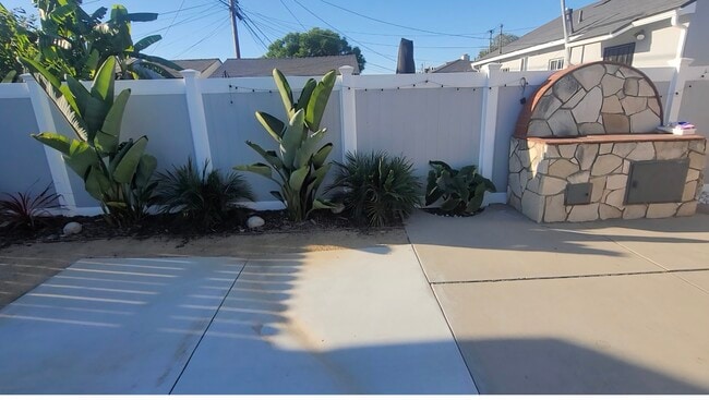 Foto del edificio - 2313 Belmont Ave