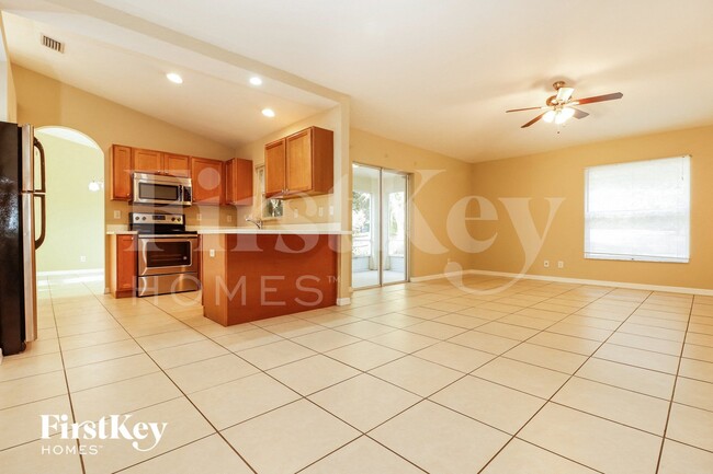 Building Photo - 362 Overbrook St