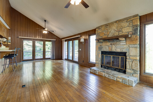 Building Photo - 1233 Reelfoot Cir