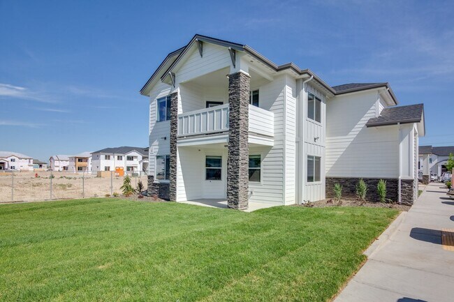 Foto del edificio - Now Leasing! Beautiful Open Concept Living!