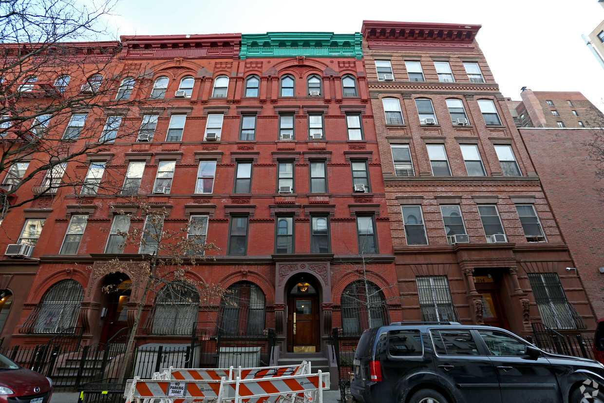 Building Photo - 212 W 105th St