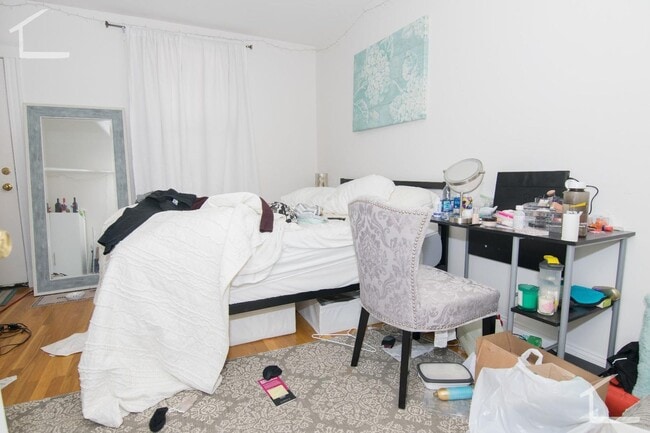 Building Photo - HOT BRIGHTON LISTING!!!!