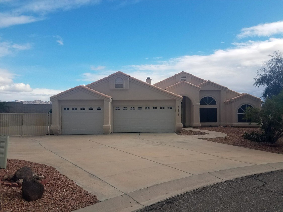 2916 Huntington Ln, Bullhead City, AZ 86442 House Rental in Bullhead