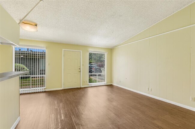 Foto del edificio - 612 W 51st St