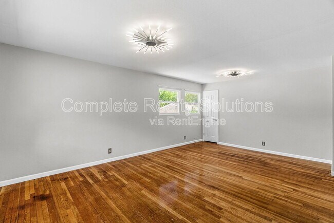Building Photo - 10320 Durness Dr