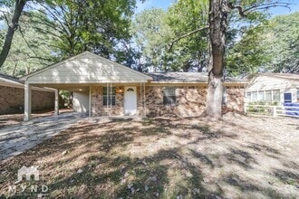 Building Photo - 3020 Normandy Dr