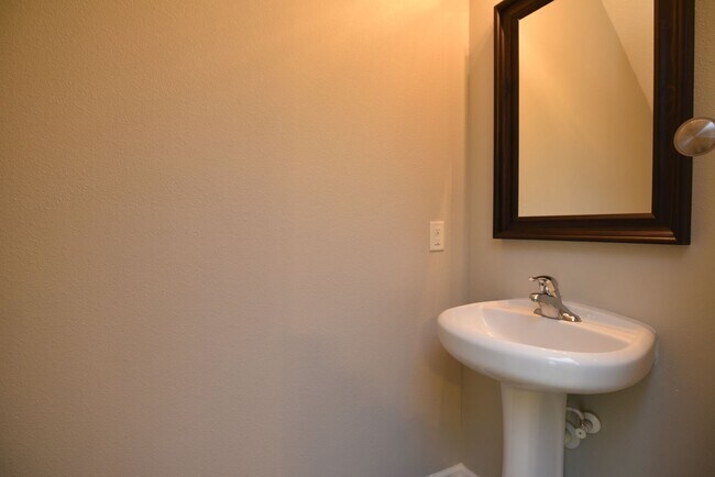 Building Photo - 5 Canyon Oak Loop