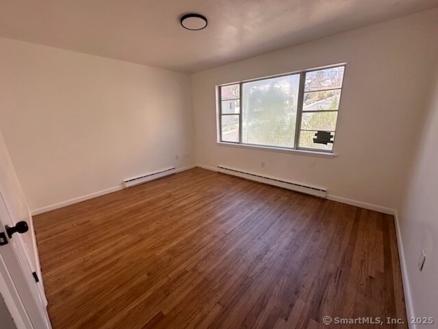 Foto del edificio - 1295 E Main St